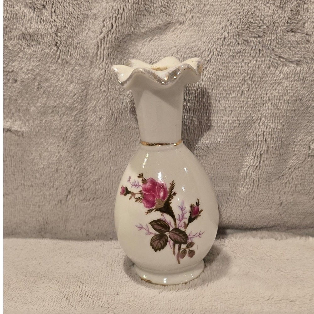 Vintage White Ceramic Rose Bud Vase Ruffled Gold Trim Floral Pink 4.25 Inch